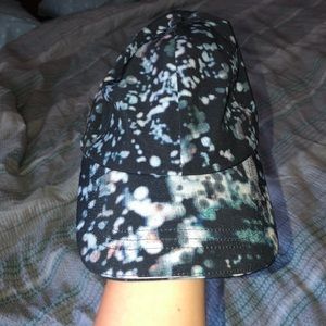 Lululemon baller hat *run NWT